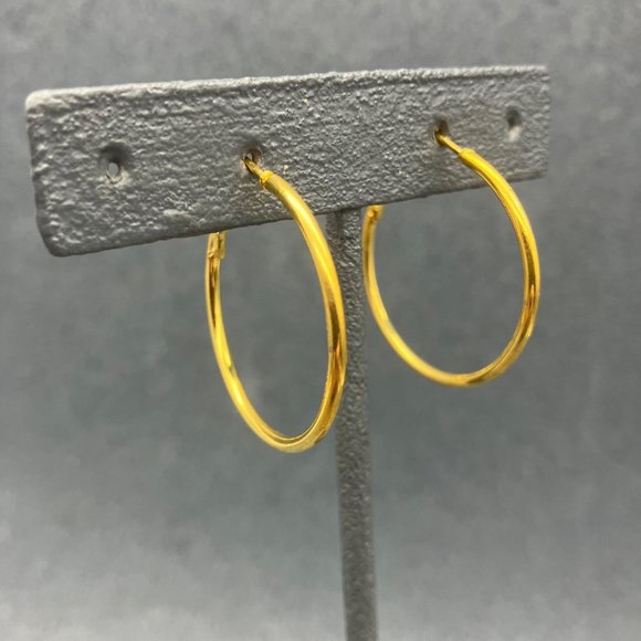 Hoop Pierced Earrings Gold Yellow Latch >1 Inch Simple Classic Retro Soft Girl - Picture 2 of 3